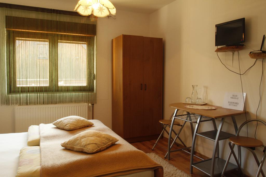 House Drakulic Hotell Korenica Eksteriør bilde