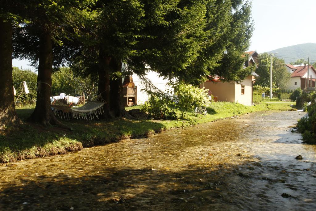 House Drakulic Hotell Korenica Eksteriør bilde