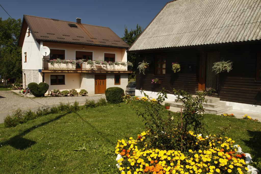 House Drakulic Hotell Korenica Eksteriør bilde