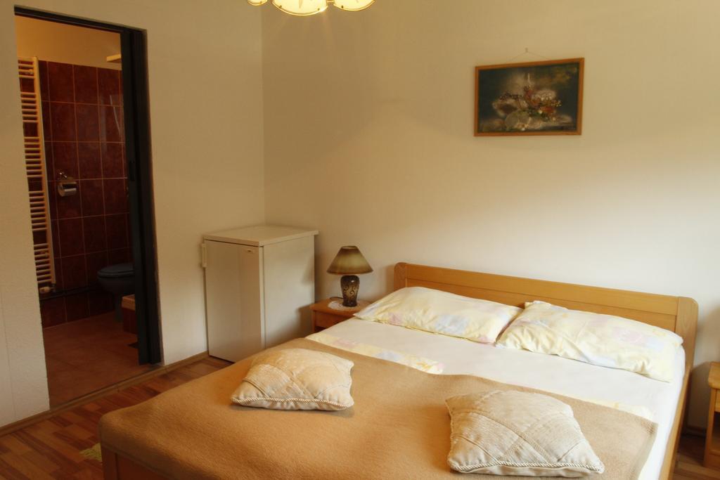 House Drakulic Hotell Korenica Eksteriør bilde