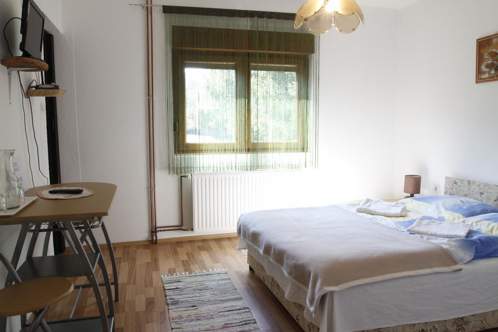 House Drakulic Hotell Korenica Eksteriør bilde