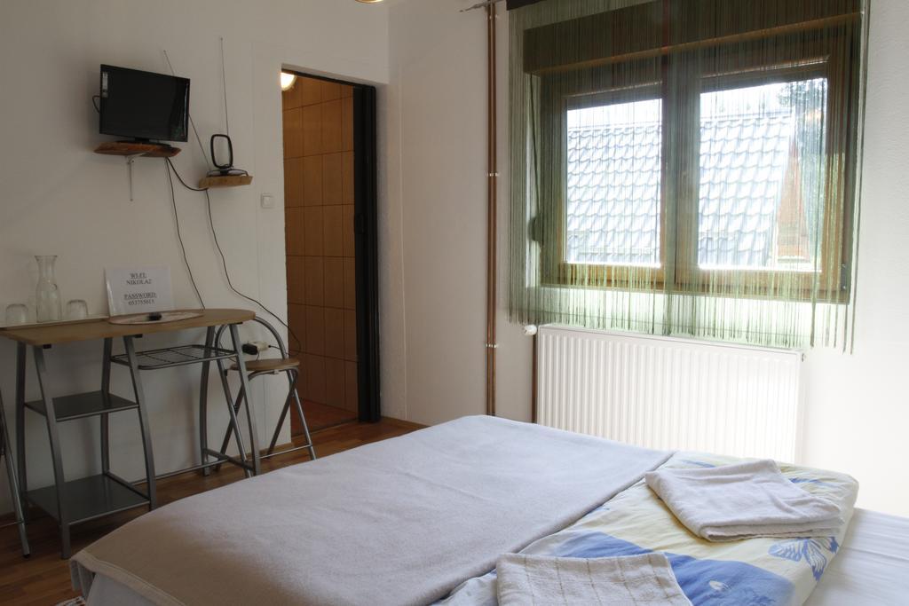 House Drakulic Hotell Korenica Eksteriør bilde