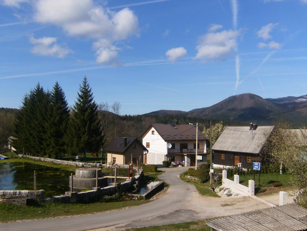 House Drakulic Hotell Korenica Eksteriør bilde