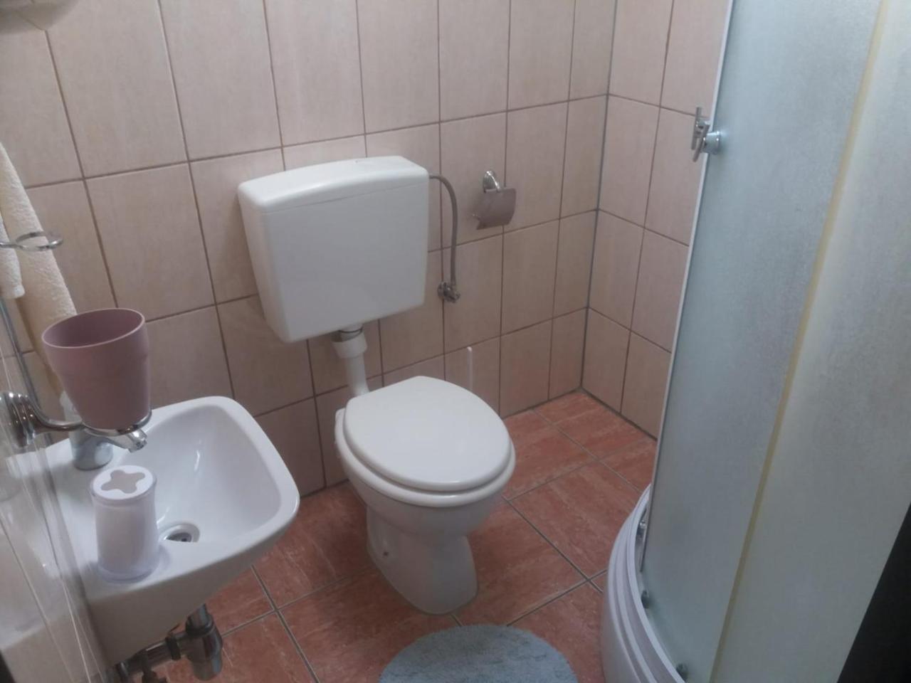 House Drakulic Hotell Korenica Eksteriør bilde