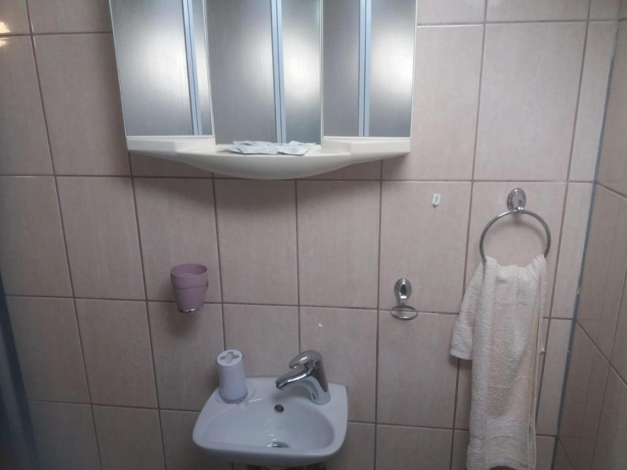House Drakulic Hotell Korenica Eksteriør bilde