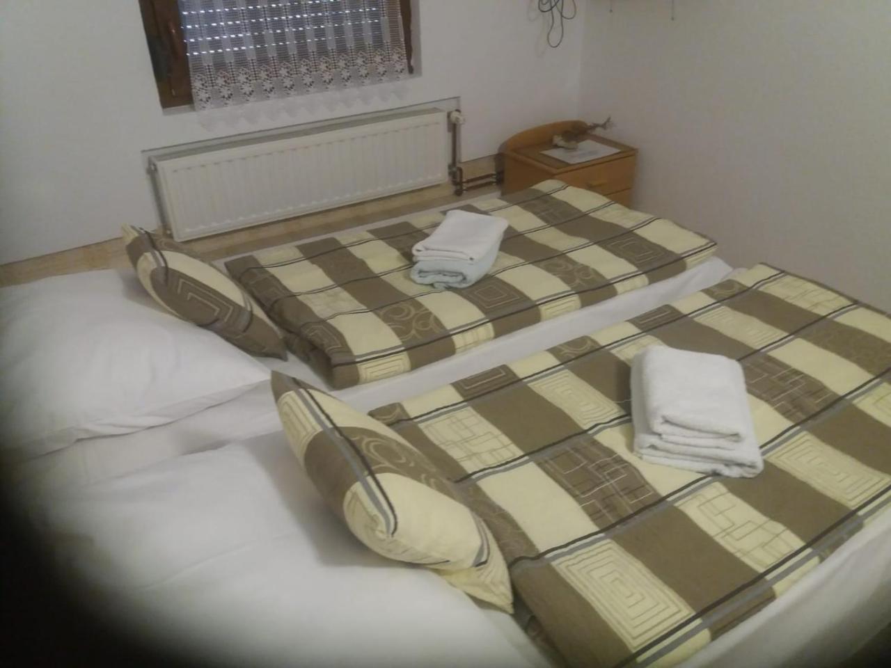 House Drakulic Hotell Korenica Eksteriør bilde